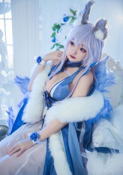欧美时装女装大牌套装_BD超清在线观看